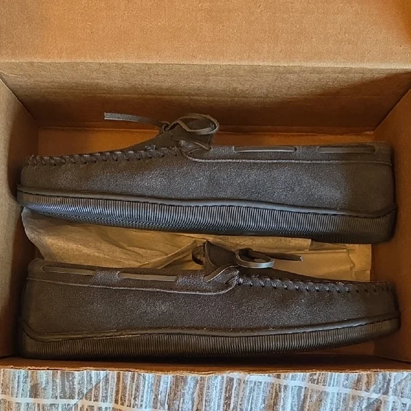 NEW Minnetonka Men's Plush Charcoal Slip-on Loafers - Picture 3 of 6